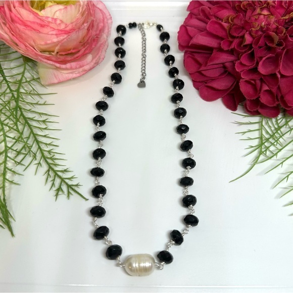 Saval Jewelry Jewelry - NEW⚜️Freshwater Pearl & Black Crystal Glass Beaded Necklace